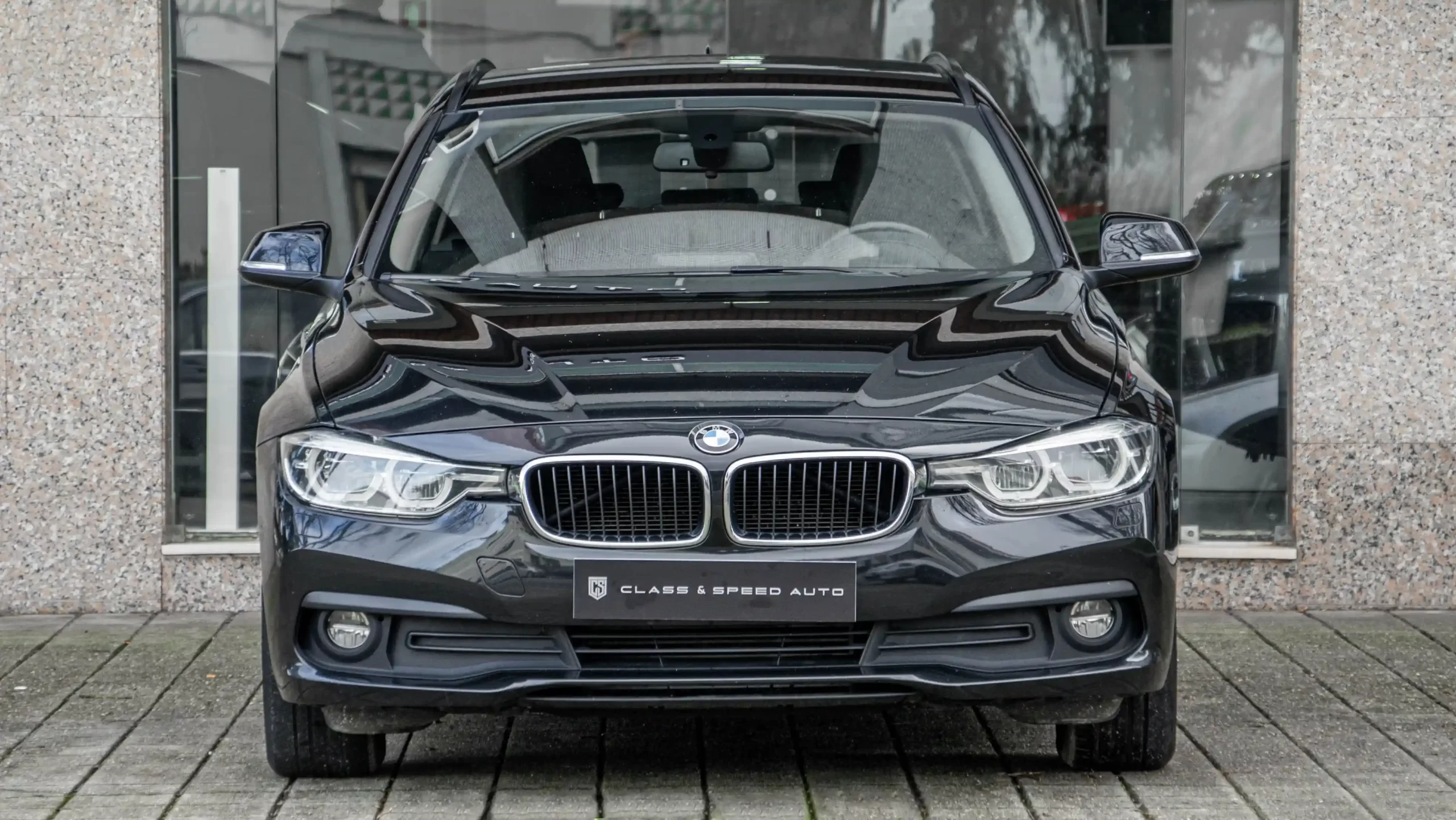 BMW 320 d xDrive Touring Advantage used buy in Pfullingen Price 27000 eur -  Int.Nr.: 1007 SOLD